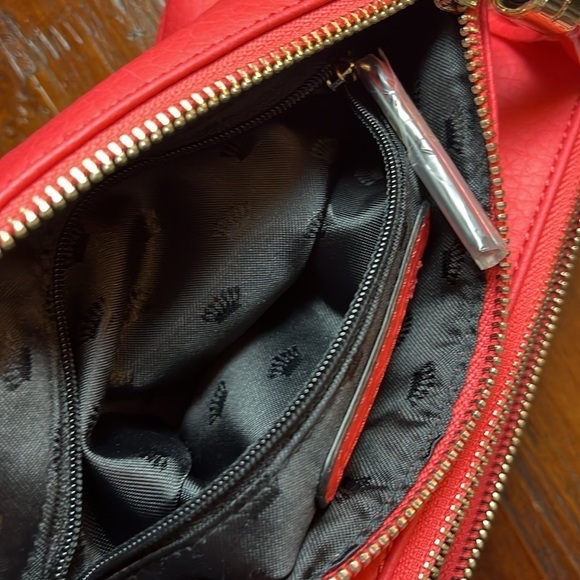 NWOT JUICY COUTURE CORAL VEGAN LEATHER WRISTLET - Picture 12 of 12